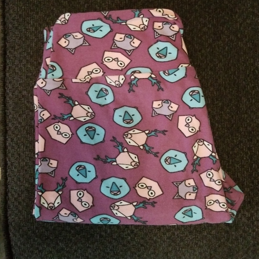Check these out!!! OS leggings.